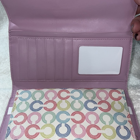 NWT Coach Checkbook Wallet in hard to find pattern - Picture 6 of 9